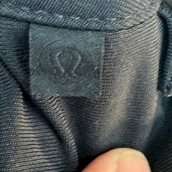 Lululemon ABC- Classic Fit Warpstreme SHORT INSEAM Pants, Size 30W - Picture 8 of 11